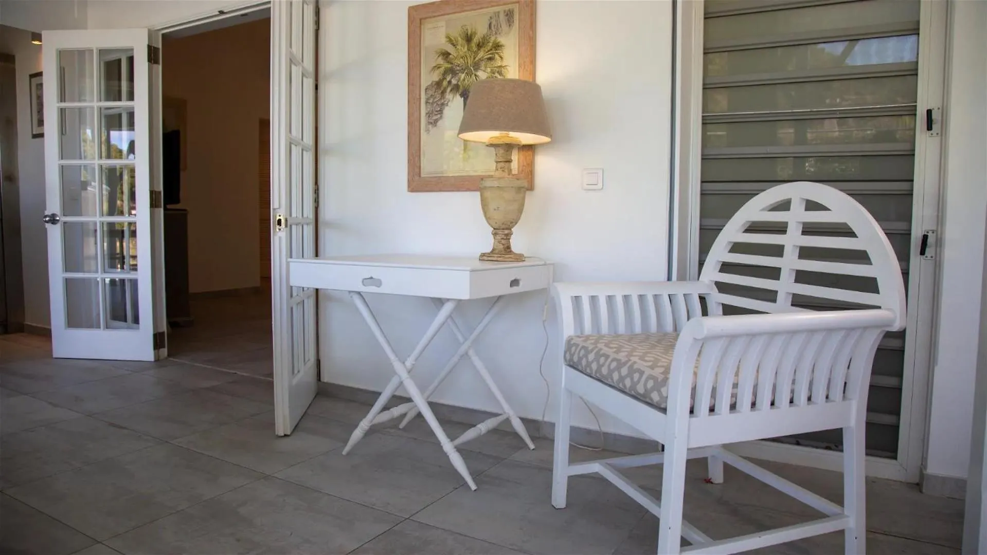Villa In The Heart Of A Lovely Vegetal Setting グスタビア