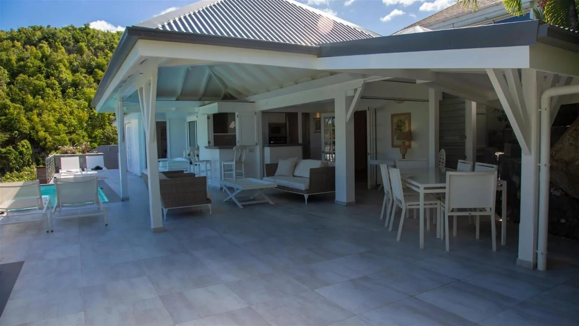 Villa In The Heart Of A Lovely Vegetal Setting グスタビア