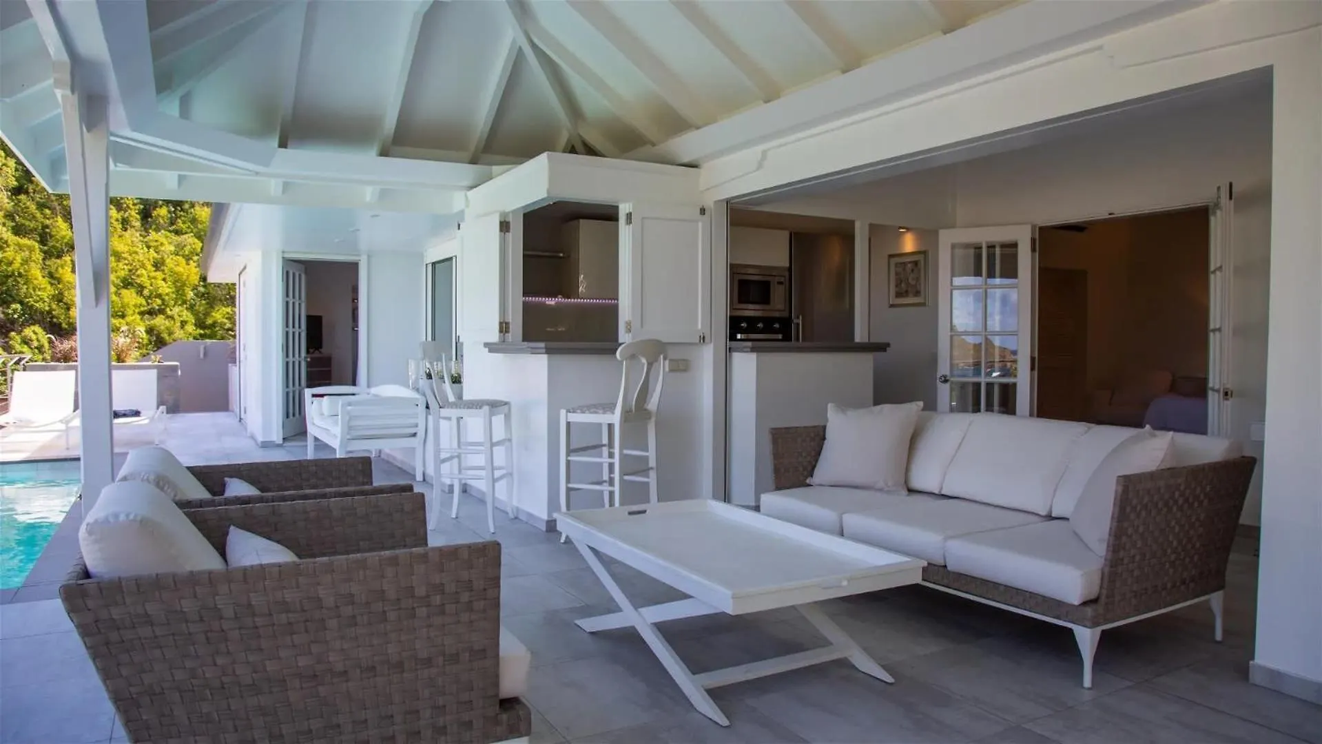 Villa In The Heart Of A Lovely Vegetal Setting グスタビア